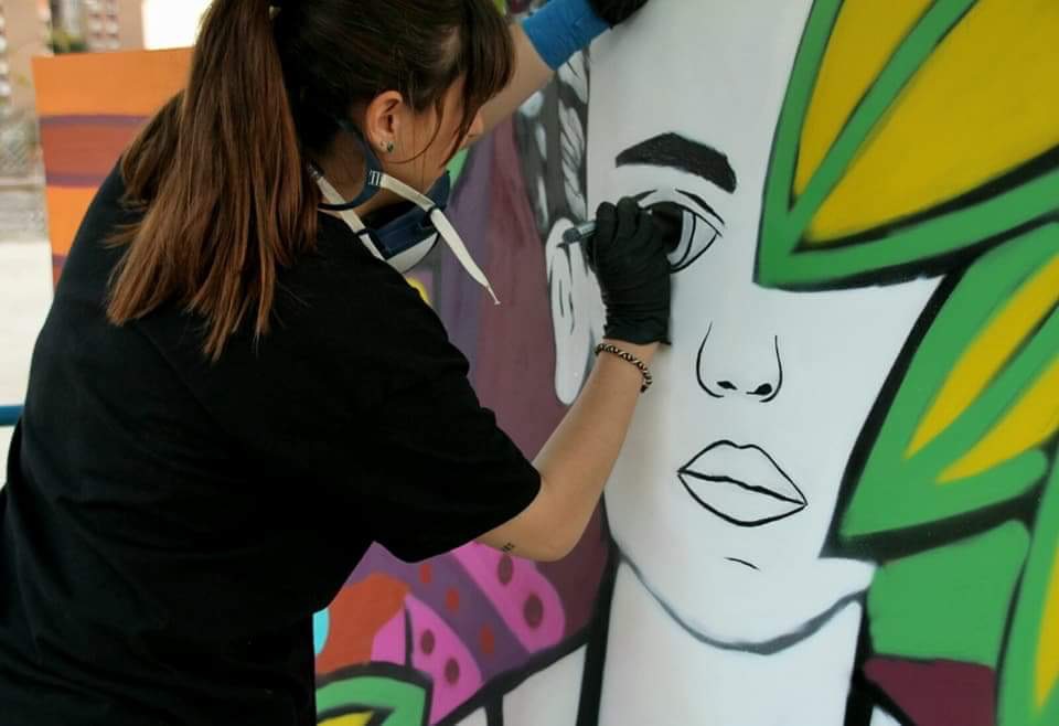 Cristina Soler pintando